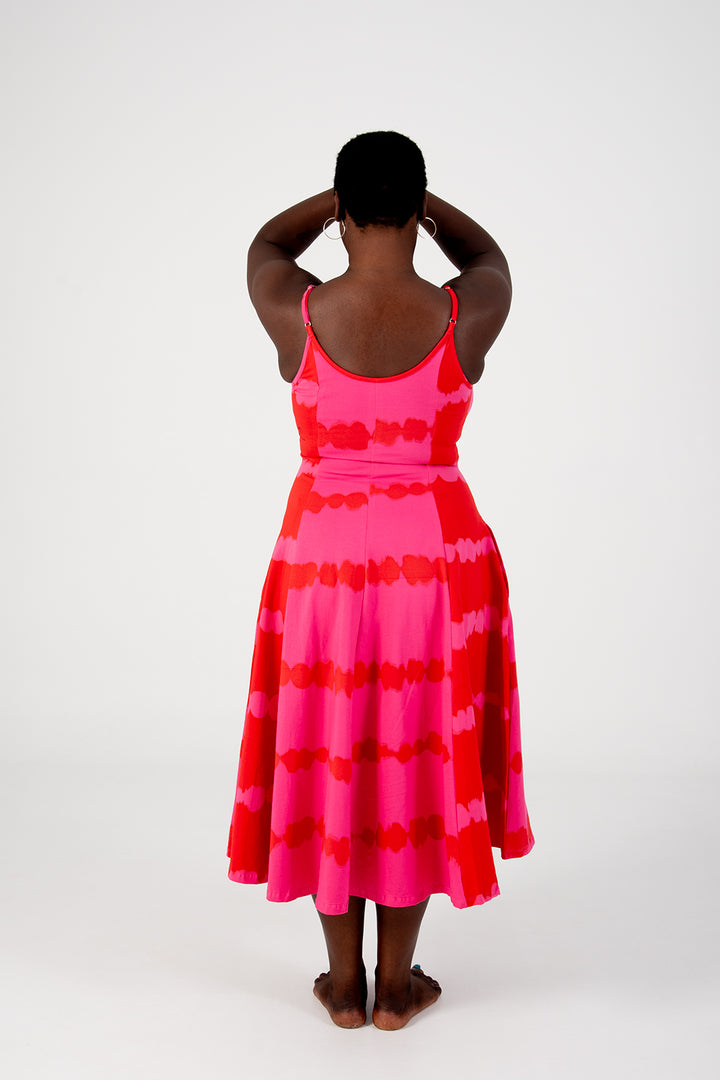 Asri Dress Midi in All the Pinks