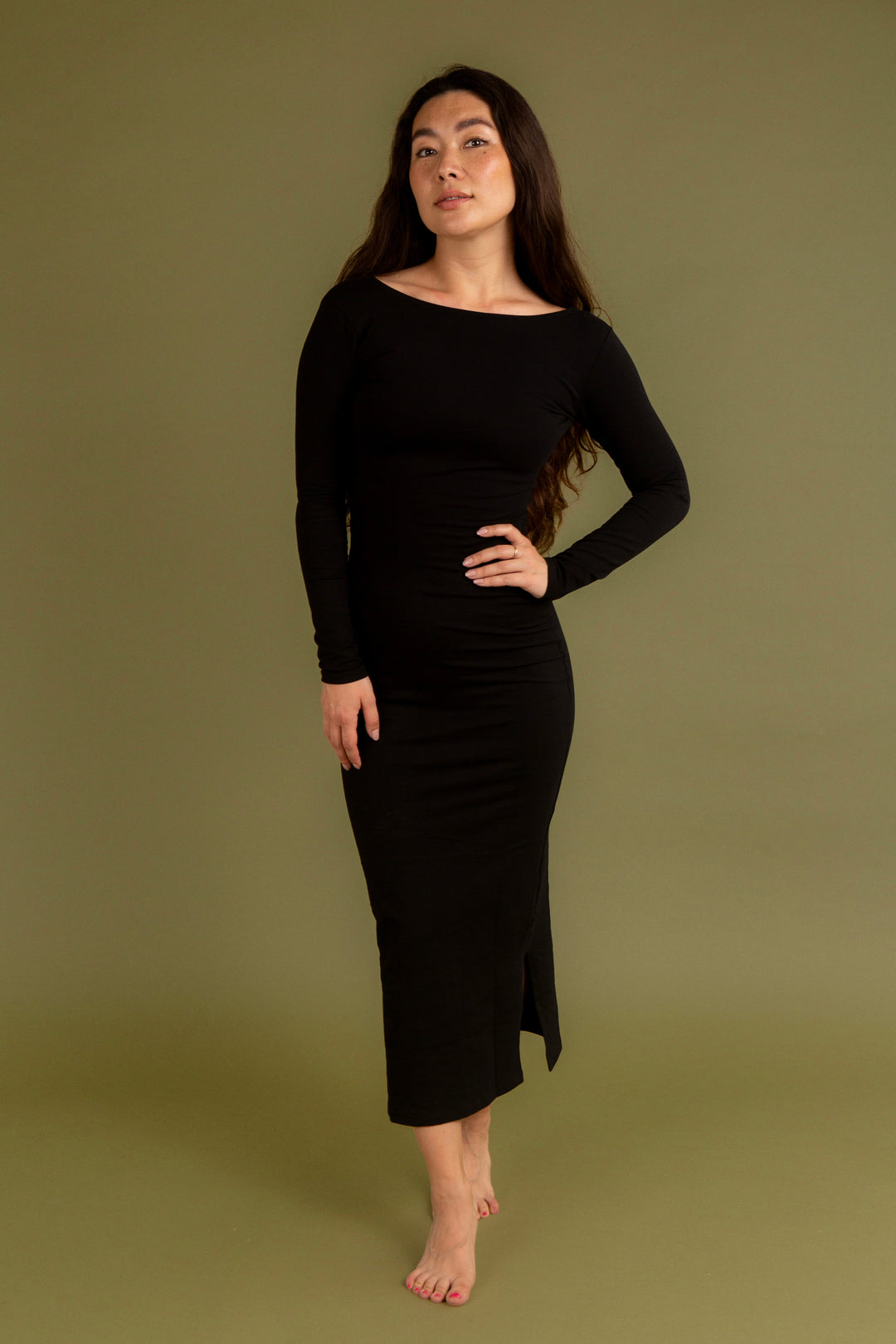 Reversible V-neck Midi Dress in Black