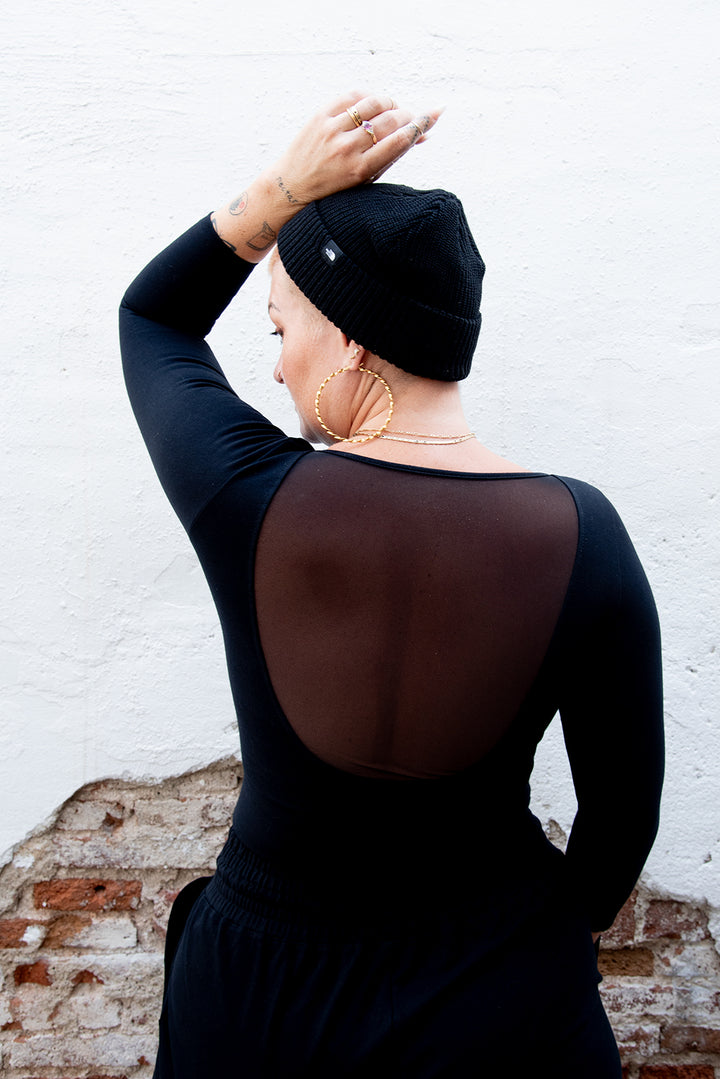 Mesh Scoop Back Top Full Length (7/8 Sleeve) in Black