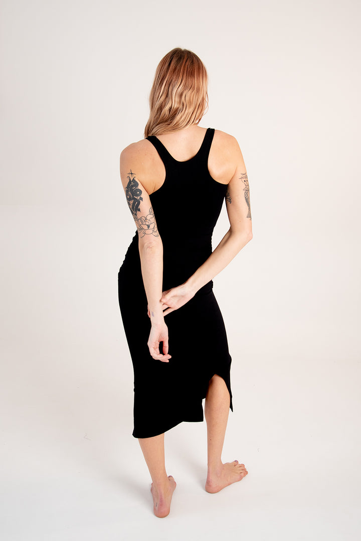 Shinni Neck Midi Dress In Black