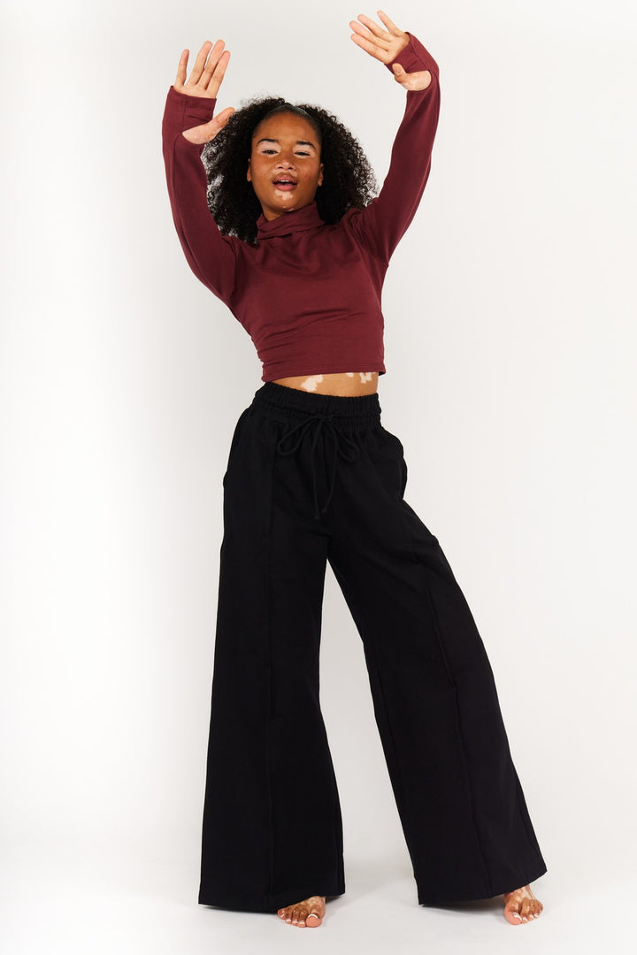 Turtle Neck Long Sleeve Crop Top with Hole in Tawny Port